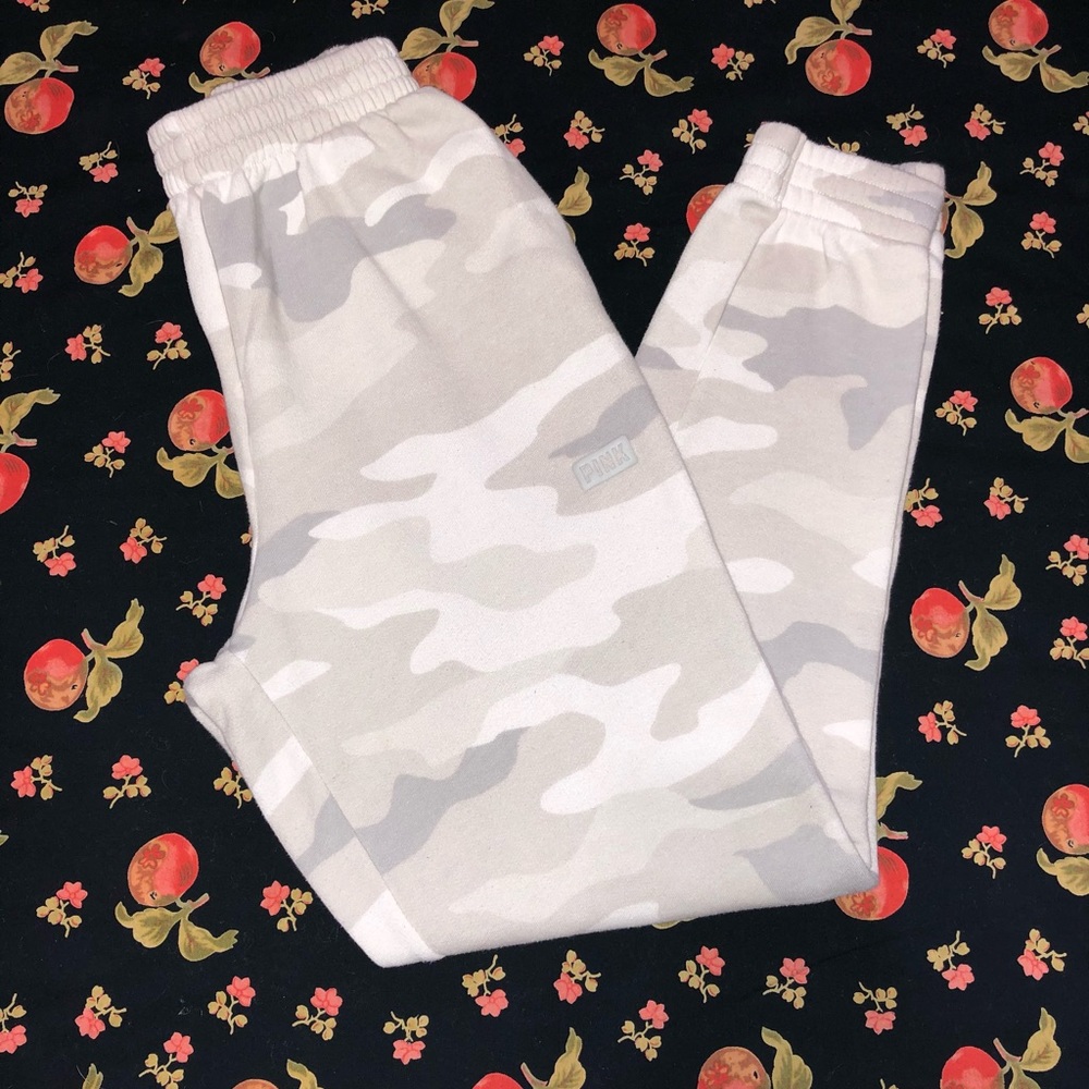 PINK VS White and grey camo sweatpants